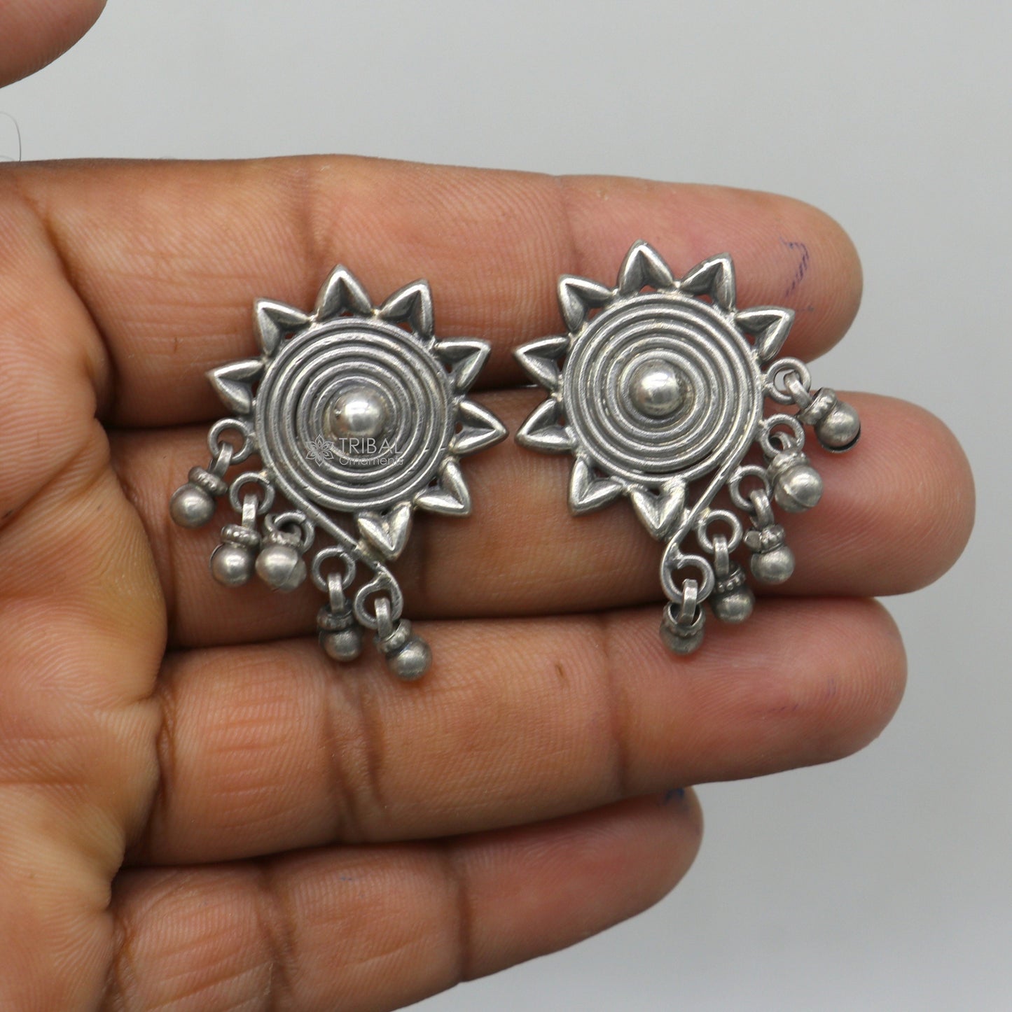 925 sterling silver floral design stud earrings from TRIBAL ORNAMENTS, featuring ethnic bride jewelry with intricate craftsmanship.