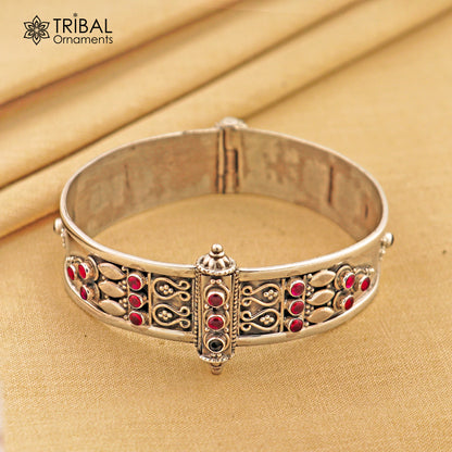 Sterling silver vintage-style tribal bangle bracelet with purple stone, stylish and elegant jewelry for brides by Tribal Ornaments.
