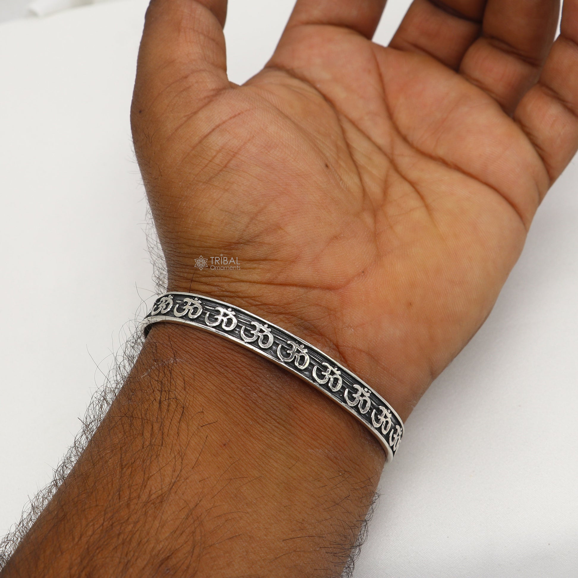 925 sterling Stylish handcrafted silver 'AUM' mantra adjustable cuff kada unisex divine fashionable jewelry india CUFF235 - TRIBAL ORNAMENTS