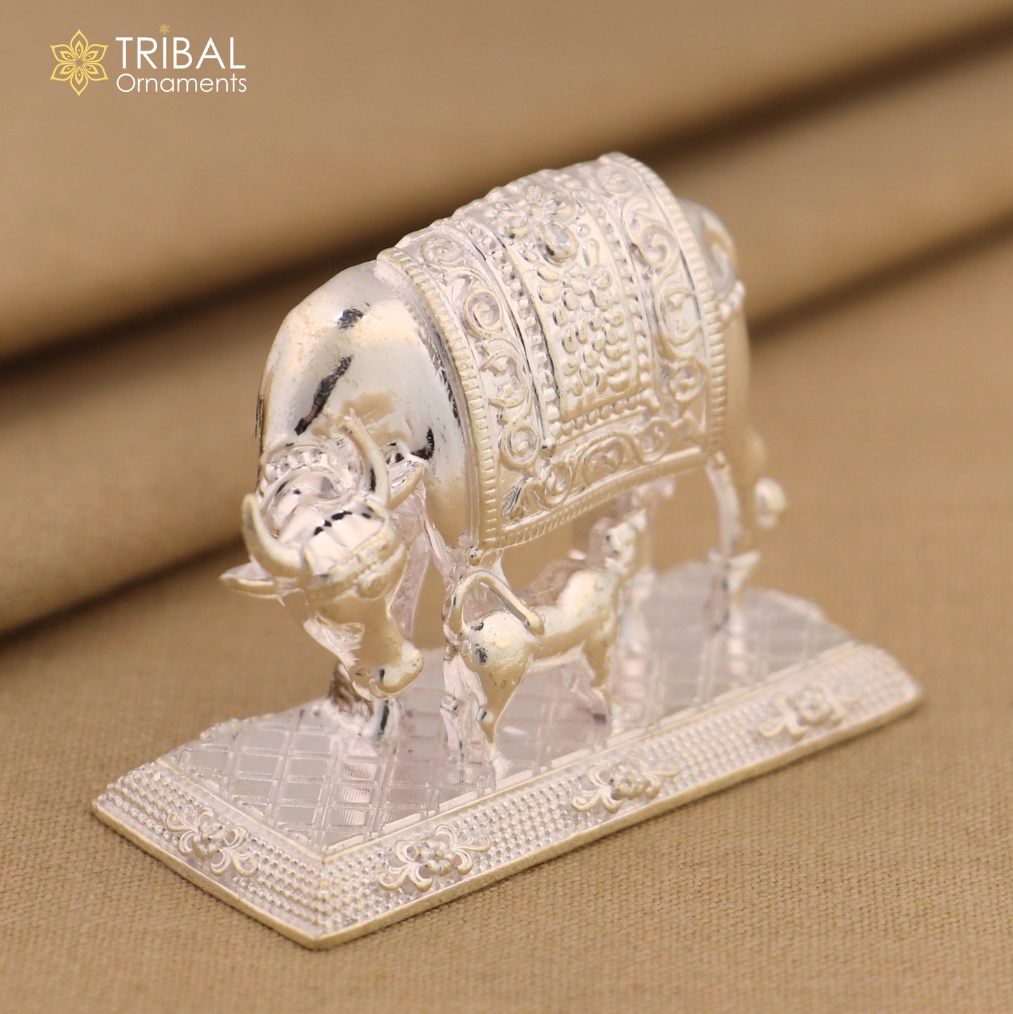 Divine cow with calf 925 sterling silver vintage Nakshi work design Kamdhenu cow, deity's cow, wishing cow art834 - TRIBAL ORNAMENTS