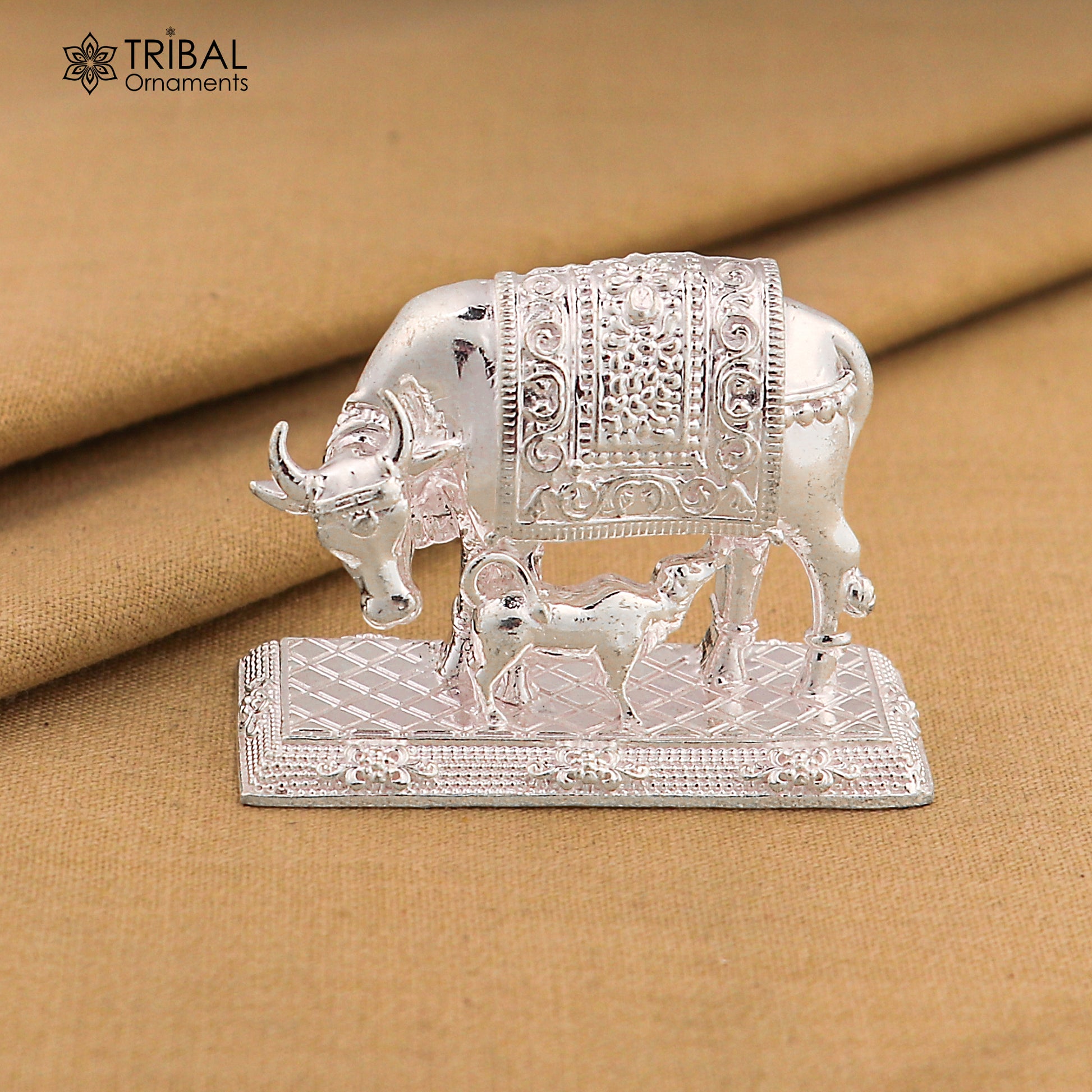 Divine cow with calf 925 sterling silver vintage Nakshi work design Kamdhenu cow, deity's cow, wishing cow art834 - TRIBAL ORNAMENTS