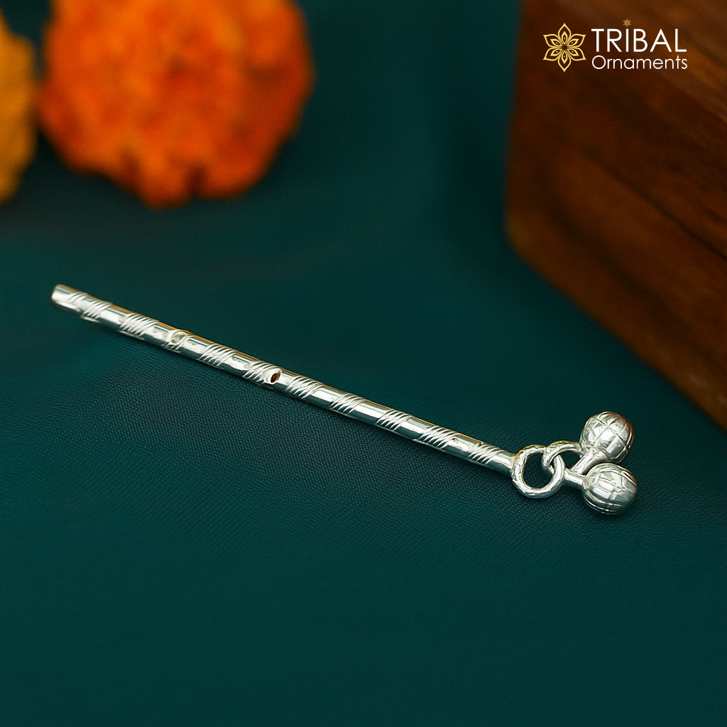 Krishna flute Solid sterling silver handmade idol krishna flute, silver bansuri, laddu gopala flute, little krishna flute puja art su503 - TRIBAL ORNAMENTS