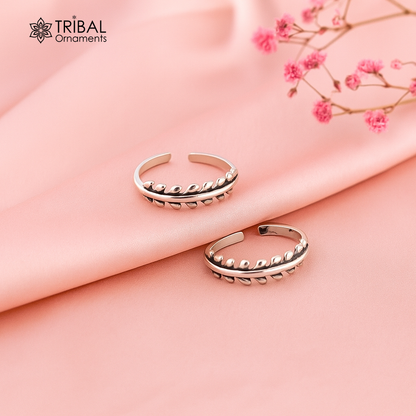 Sterling silver small toe ring with customized tribal design, handmade bridal jewelry from Tribal Ornaments, stylish and unique.