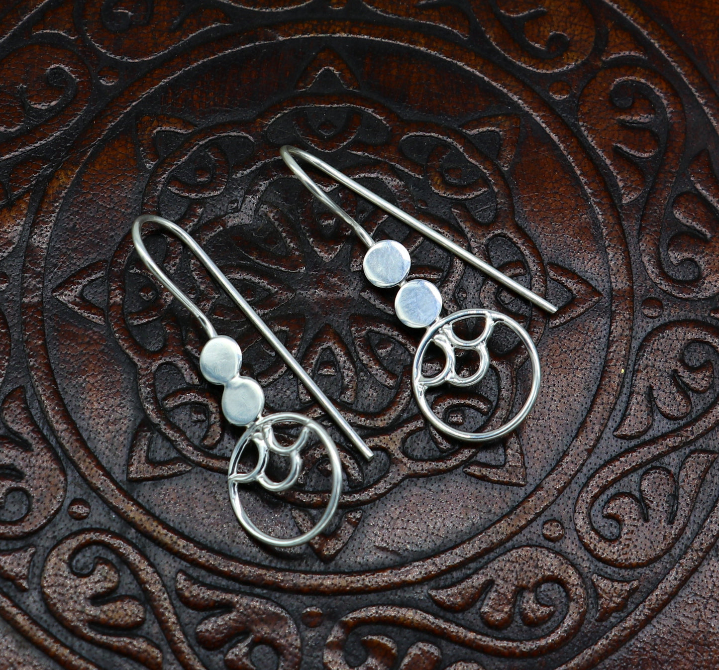 Handmade Sterling Silver Hoop Earring by TRIBAL ORNAMENTS, circular design, 925 stamped, stylish jewelry for women.