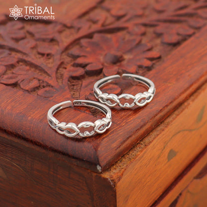 Handcrafted 925 sterling silver toe ring with unique tribal design, ideal for brides and ethnic wedding jewelry.