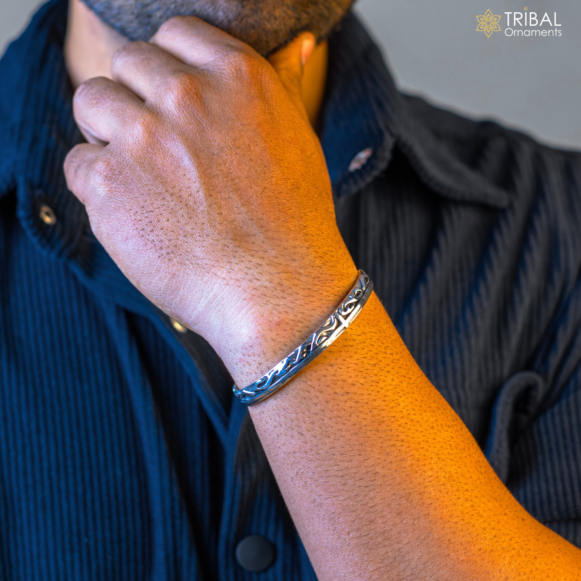 Vintage-style 925 sterling silver adjustable cuff bangle bracelet by Tribal Ornaments, unisex jewelry with intricate handcrafted details.