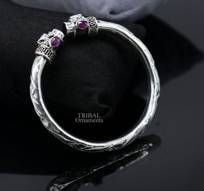 925 sterling silver tribal bangle cuff with vintage design, adjustable twisting feature, featuring stone details, daily-use tribal jewelry.