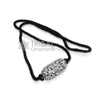 Vintage Indian tribal jewelry set featuring a 925 sterling silver choker necklace with chitai work and a matching pendant.