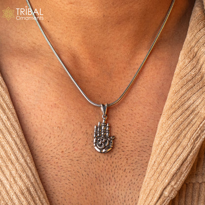 925 sterling silver divine hand palm pendant with 'AUM' design, unisex jewelry from TRIBAL ORNAMENTS, featuring intricate craftsmanship.