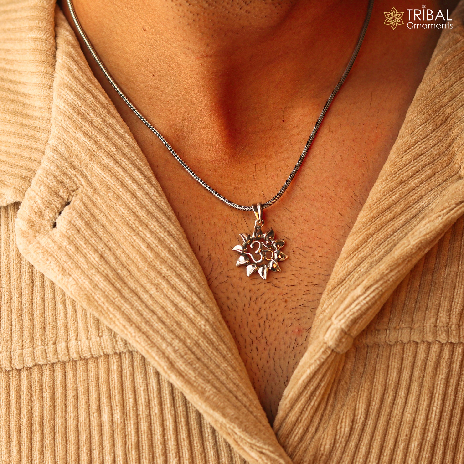 925 sterling silver handmade Hindu mantra 'Aum' OM pendant, amazing stylish good luck pendant personalized jewelry tribal jewelry ssp1429 - TRIBAL ORNAMENTS