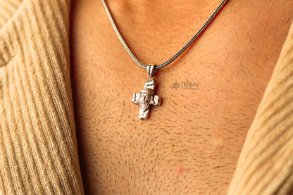 925 sterling silver handmade Jesus pendant necklace for men and women, featuring a stylish unisex chain and detailed religious design.