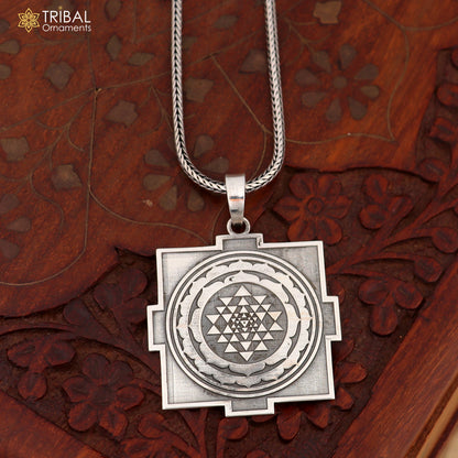 Sterling silver Shree chakra and Maha Mrityunjay chakra yantra pendant in ethnic jewelry style, 3x3cm, from Tribal Ornaments