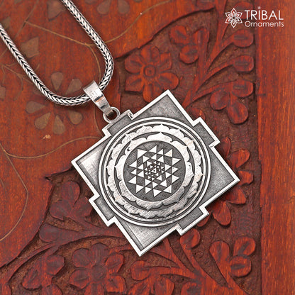 Sterling silver Shree chakra and Maha Mrityunjay chakra yantra pendant, ethnic jewelry, small 3x3cm tribal ornament design.