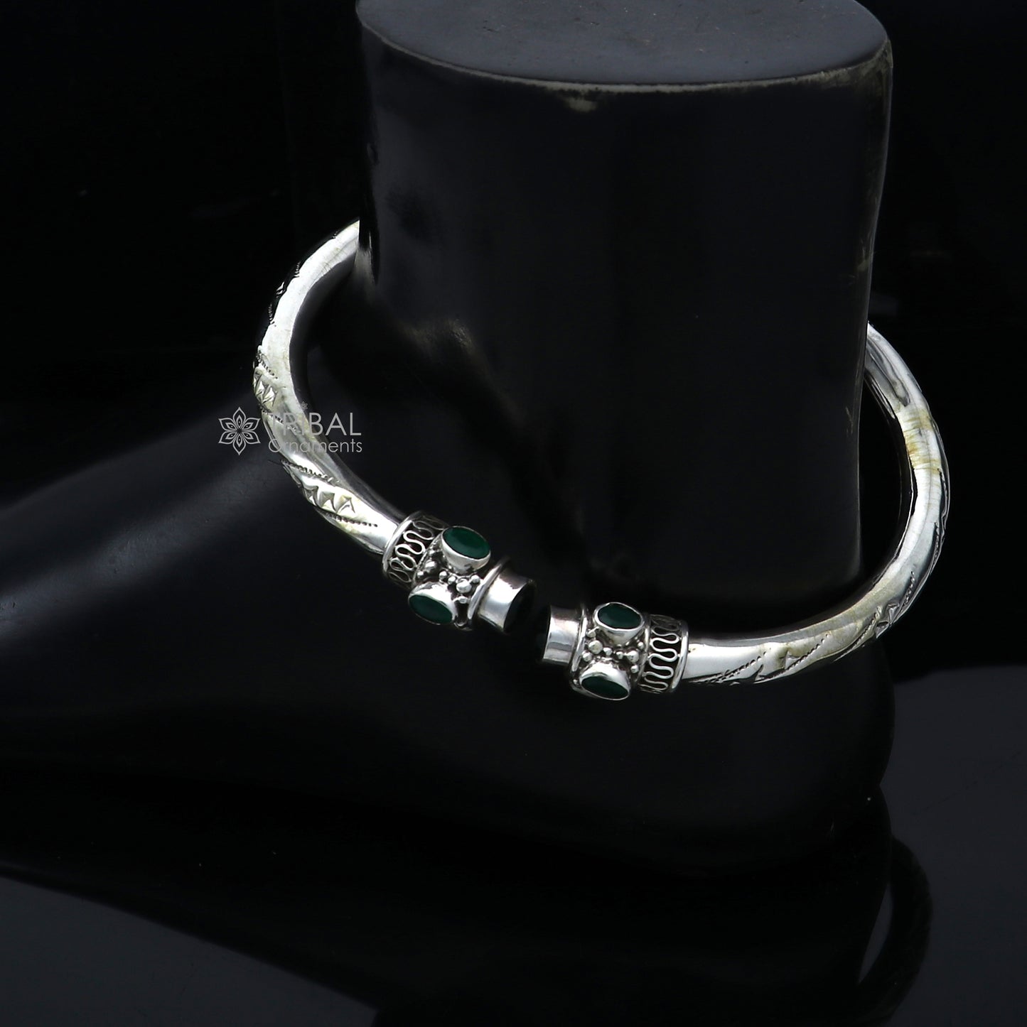 925 sterling silver stylish design ankle kada, ankle bangle bracelet with gorgeous green and red stone nsfk120 - TRIBAL ORNAMENTS