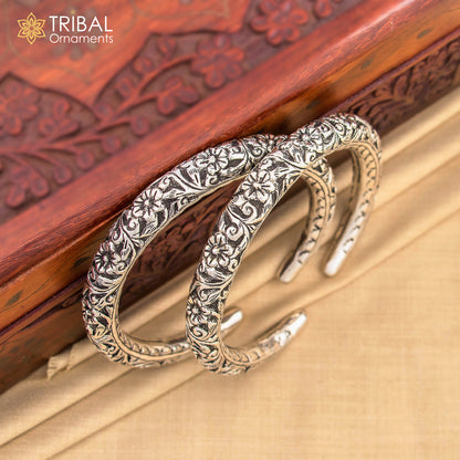 Sterling silver vintage tribal foot kada ankle bracelet with oxidized antique design, handmade ethnic jewelry by TRIBAL ORNAMENTS.