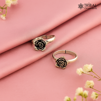 Sterling silver toe ring with intricate rose flower design, tribal and vintage style jewelry for brides and belly dance outfits.