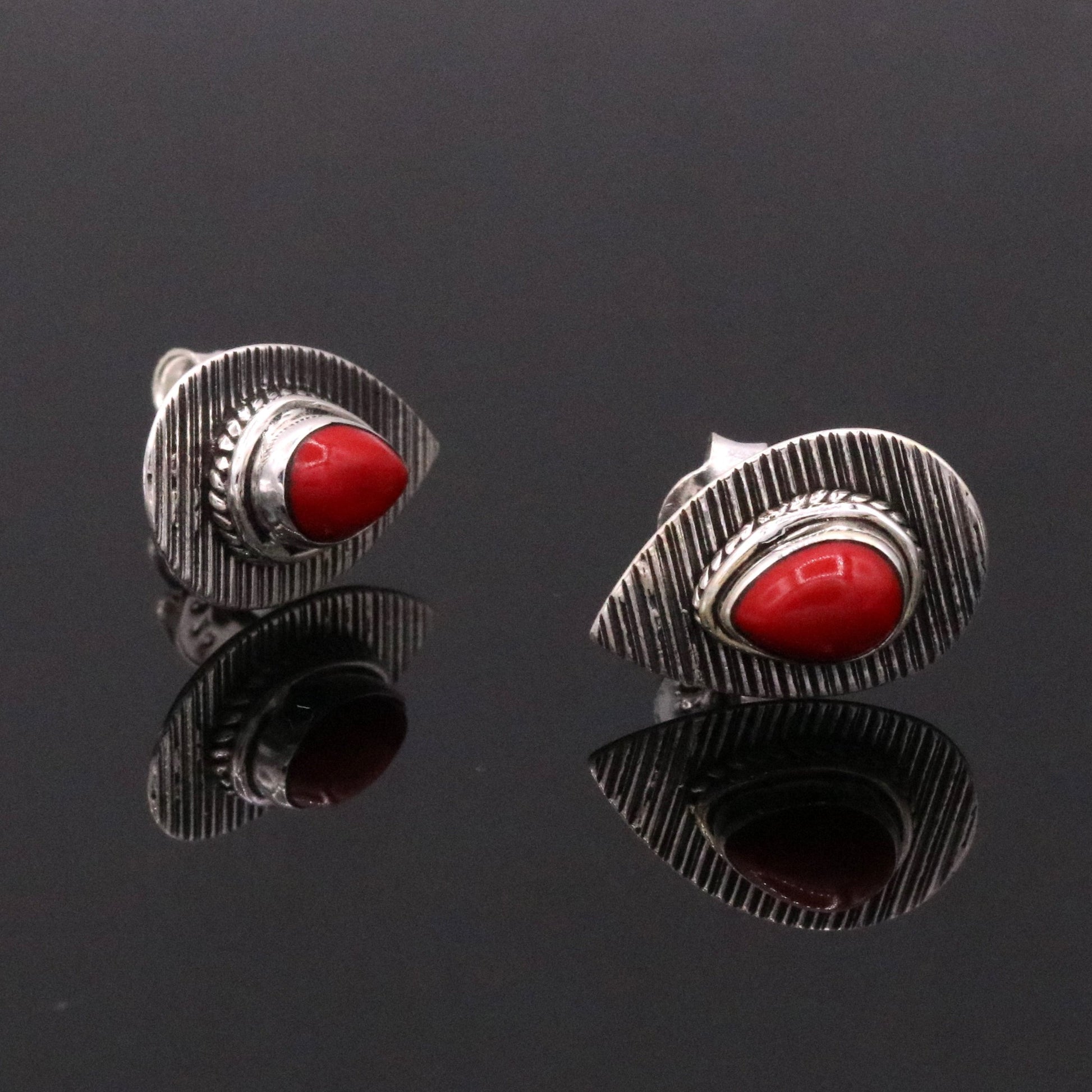 SAPPHIRE RED COLOR STONE HANDMADE 925 STERLING SILVER STUD VINTAGE EARRINGS s238 - TRIBAL ORNAMENTS