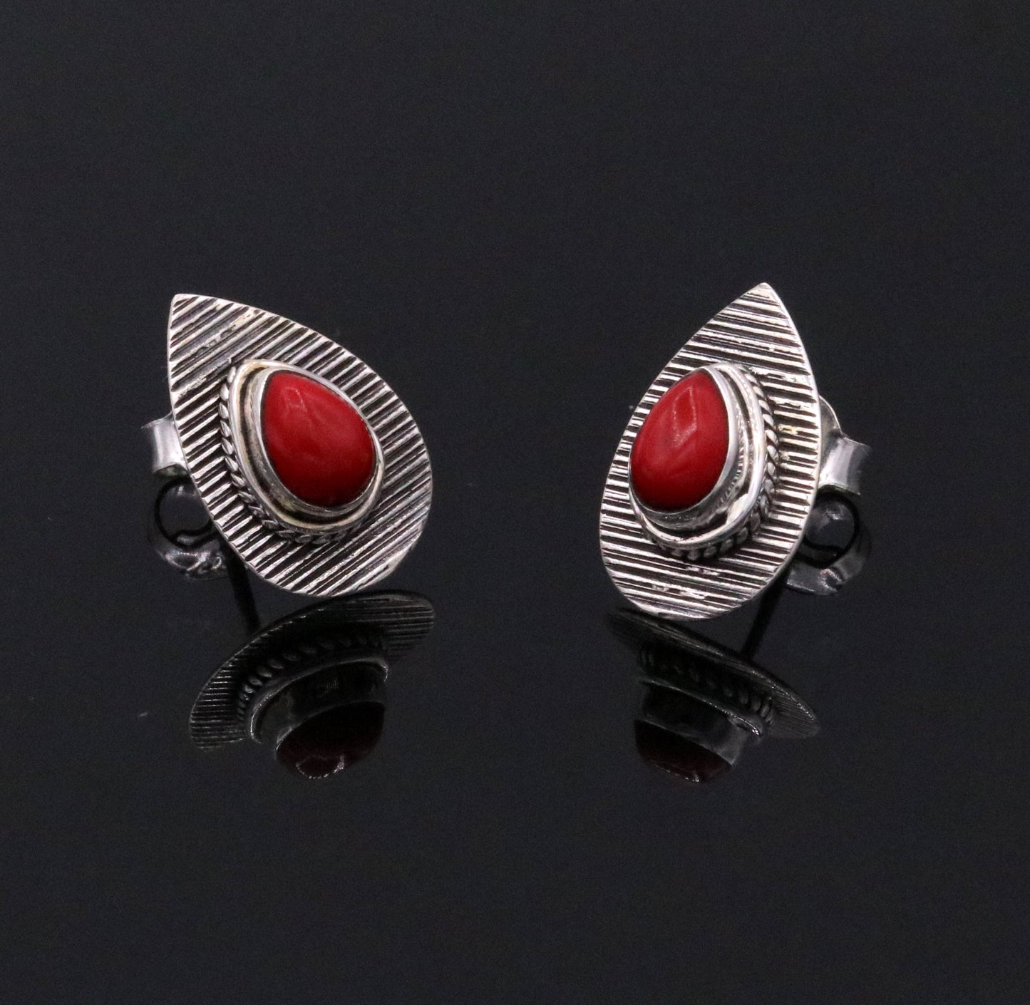 SAPPHIRE RED COLOR STONE HANDMADE 925 STERLING SILVER STUD VINTAGE EARRINGS s238 - TRIBAL ORNAMENTS