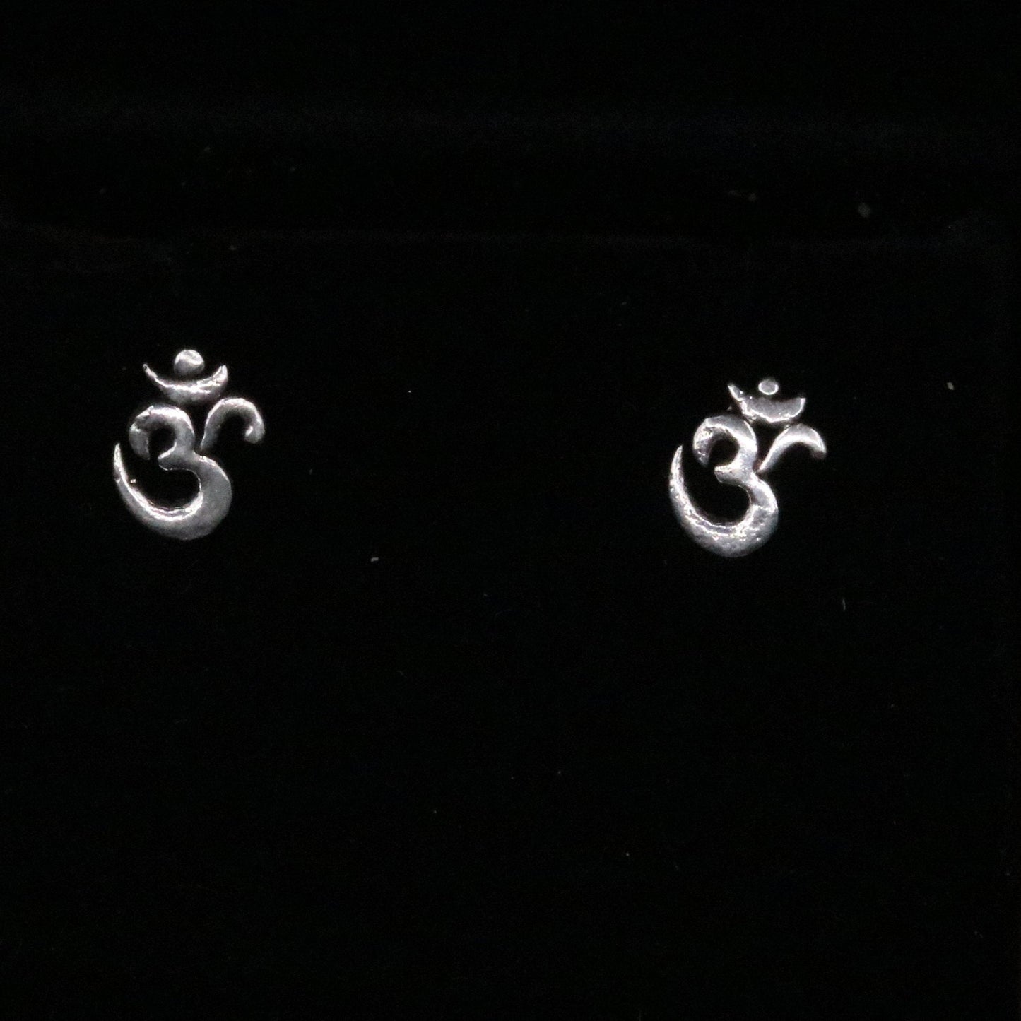 Sterling silver handmade aum om stud earring fabulous indan idol symbol earring jewelry for unisex s26 - TRIBAL ORNAMENTS