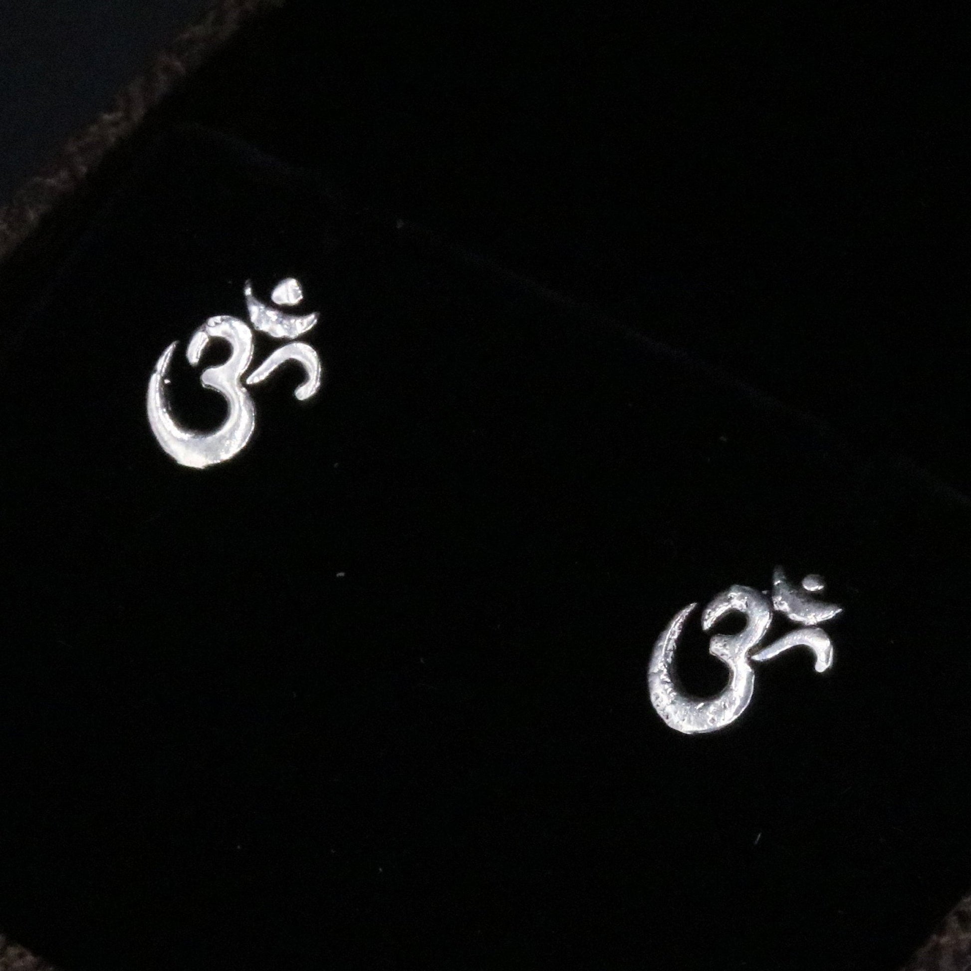 Sterling silver handmade aum om stud earring fabulous indan idol symbol earring jewelry for unisex s26 - TRIBAL ORNAMENTS