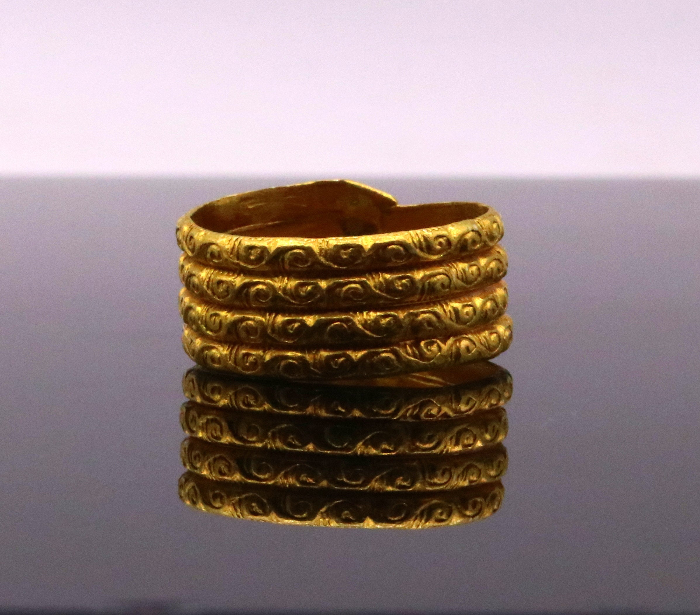Elegant Single Stone Gold Ring