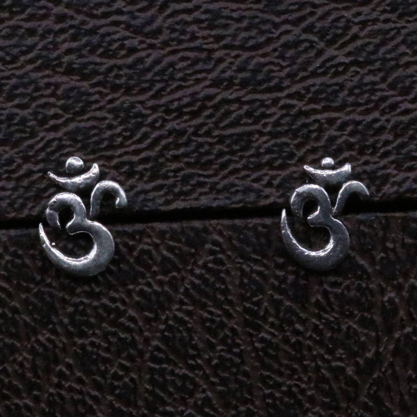 Sterling silver handmade aum om stud earring fabulous indan idol symbol earring jewelry for unisex s26 - TRIBAL ORNAMENTS