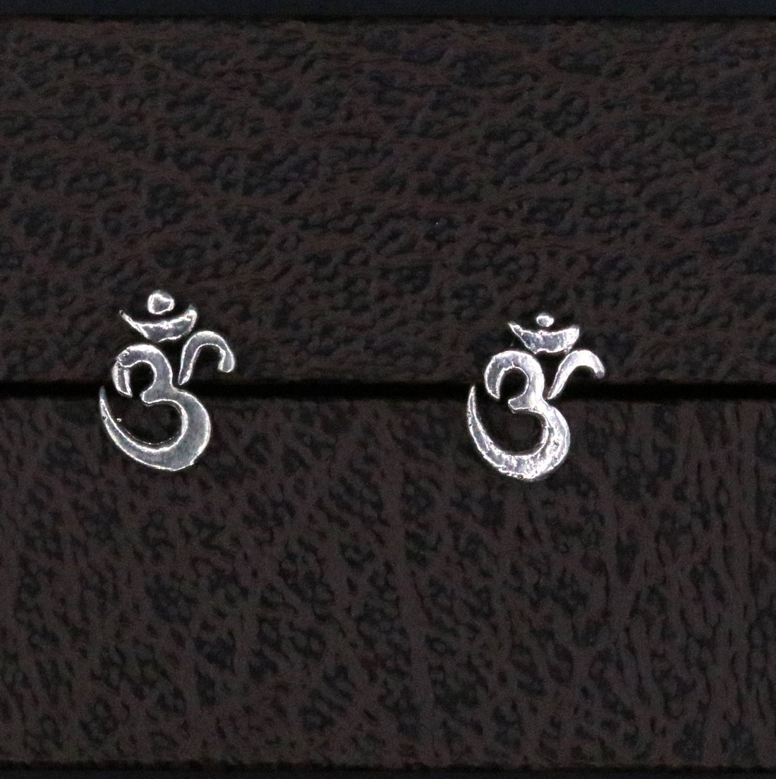 Sterling silver handmade aum om stud earring fabulous indan idol symbol earring jewelry for unisex s26 - TRIBAL ORNAMENTS