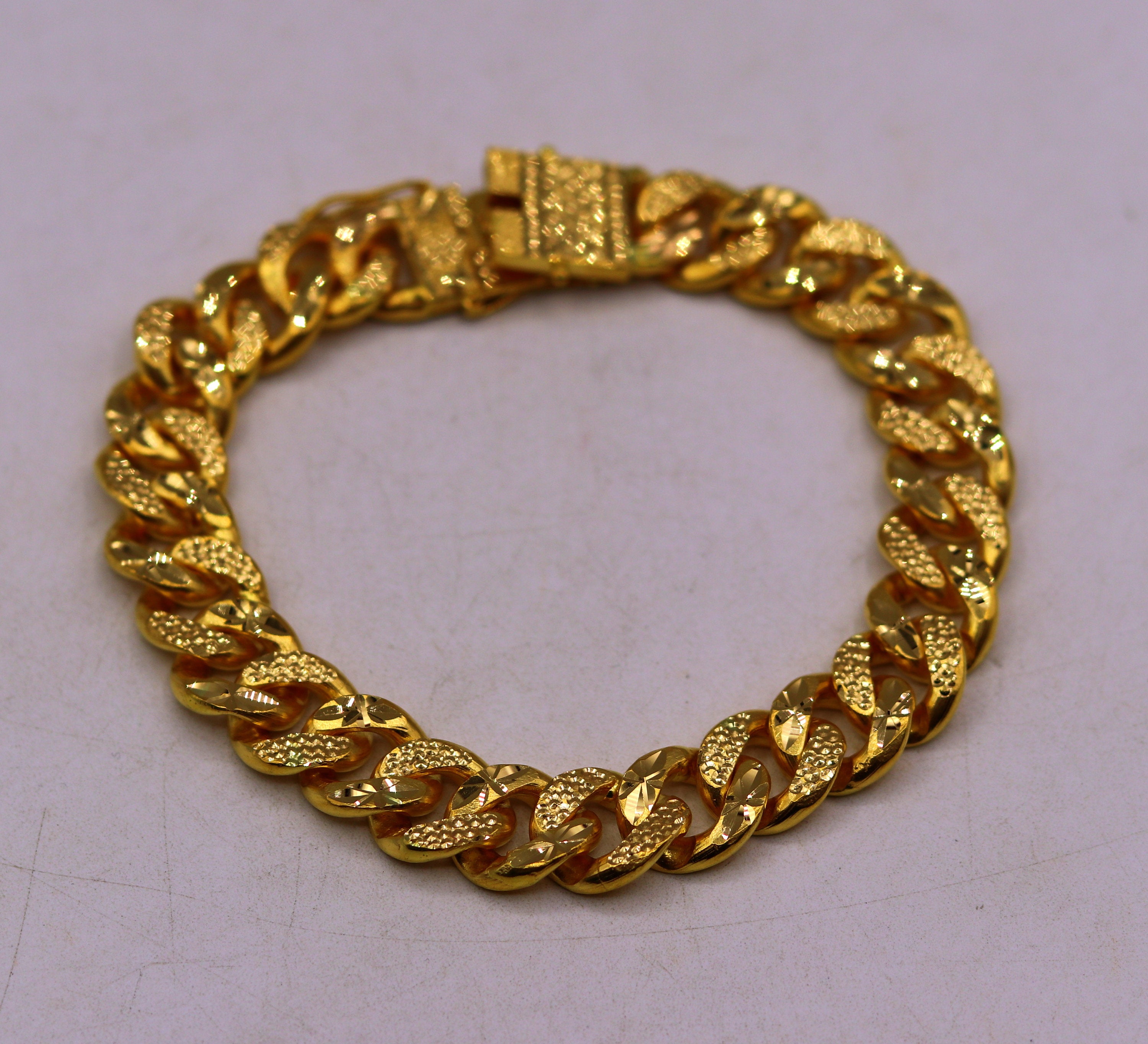 Buy 22K Gold Light Weight Design Ladies Bracelet 71VB737 Online from  Vaibhav Jewellers