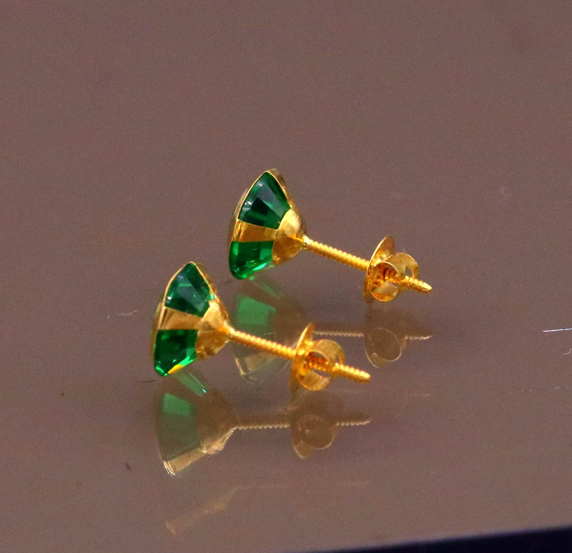 Genuine 18k yellow gold handmade fabulous green stone excellent antique vintage design stud earrings pair unisex jewelry er86 - TRIBAL ORNAMENTS