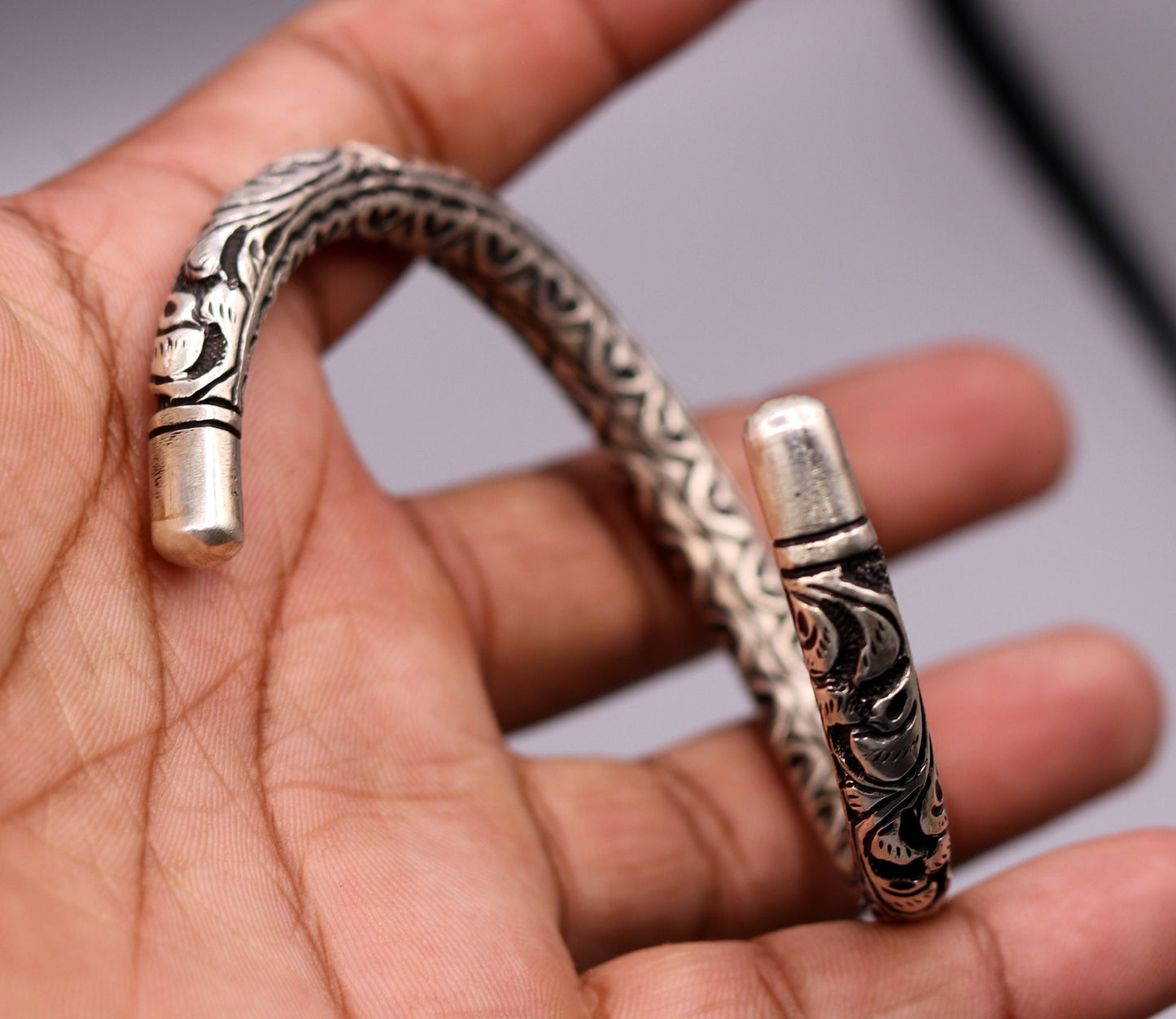 Fabulous 925 sterling silver handmade amazing engraving design wrist bangle bracelet kada, top class jewelry from Rajasthan India nsk63 - TRIBAL ORNAMENTS