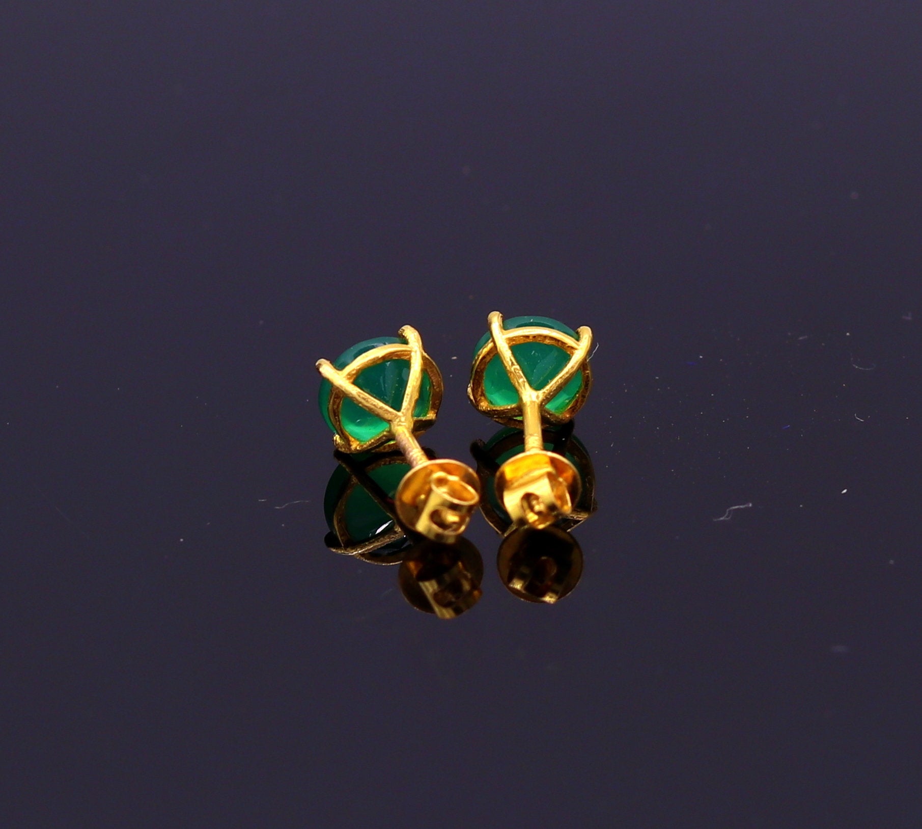 Handmade 18 karar yellow gold amazing green onyx stone stud earring excellent vintage antique design er90 - TRIBAL ORNAMENTS