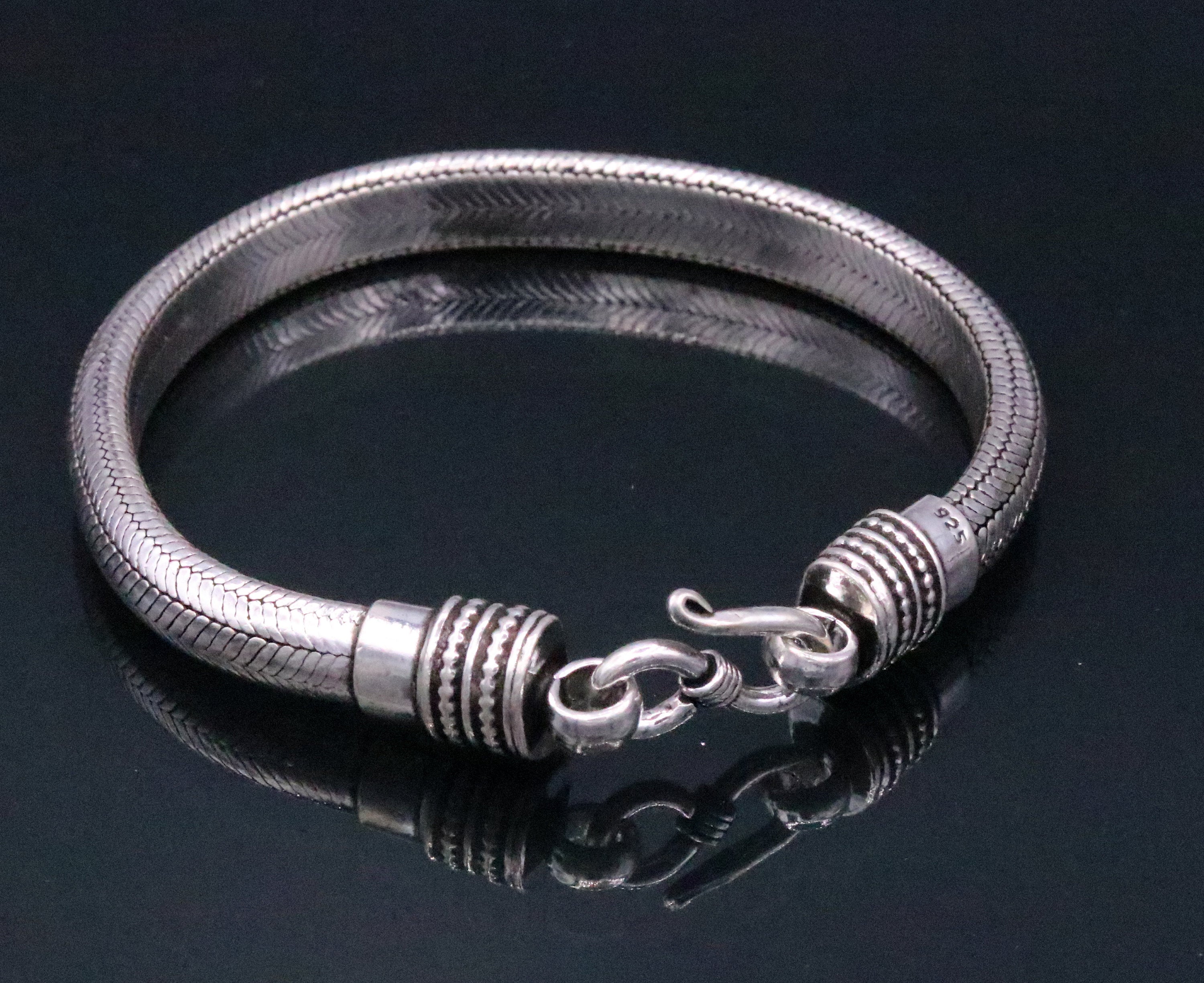 An Indian Antique Silver Flat 'Snake' Bracelet