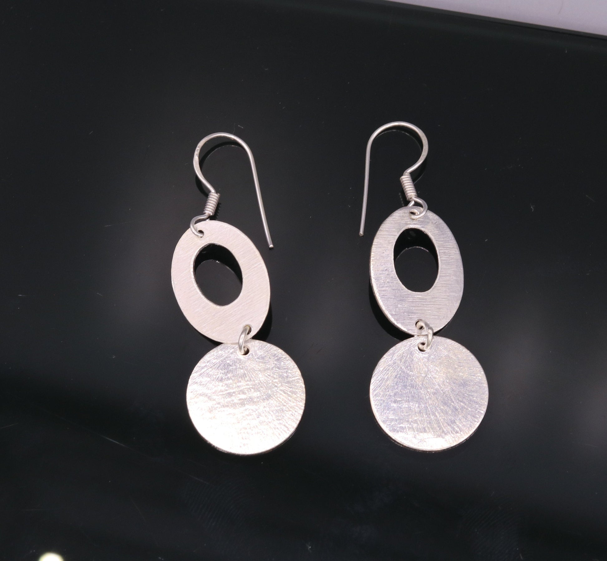 Handmade  925 solid sterling silver scratch link fancy hoops earrings tribal jewelry from Rajasthan india daily use jewelry s418 - TRIBAL ORNAMENTS