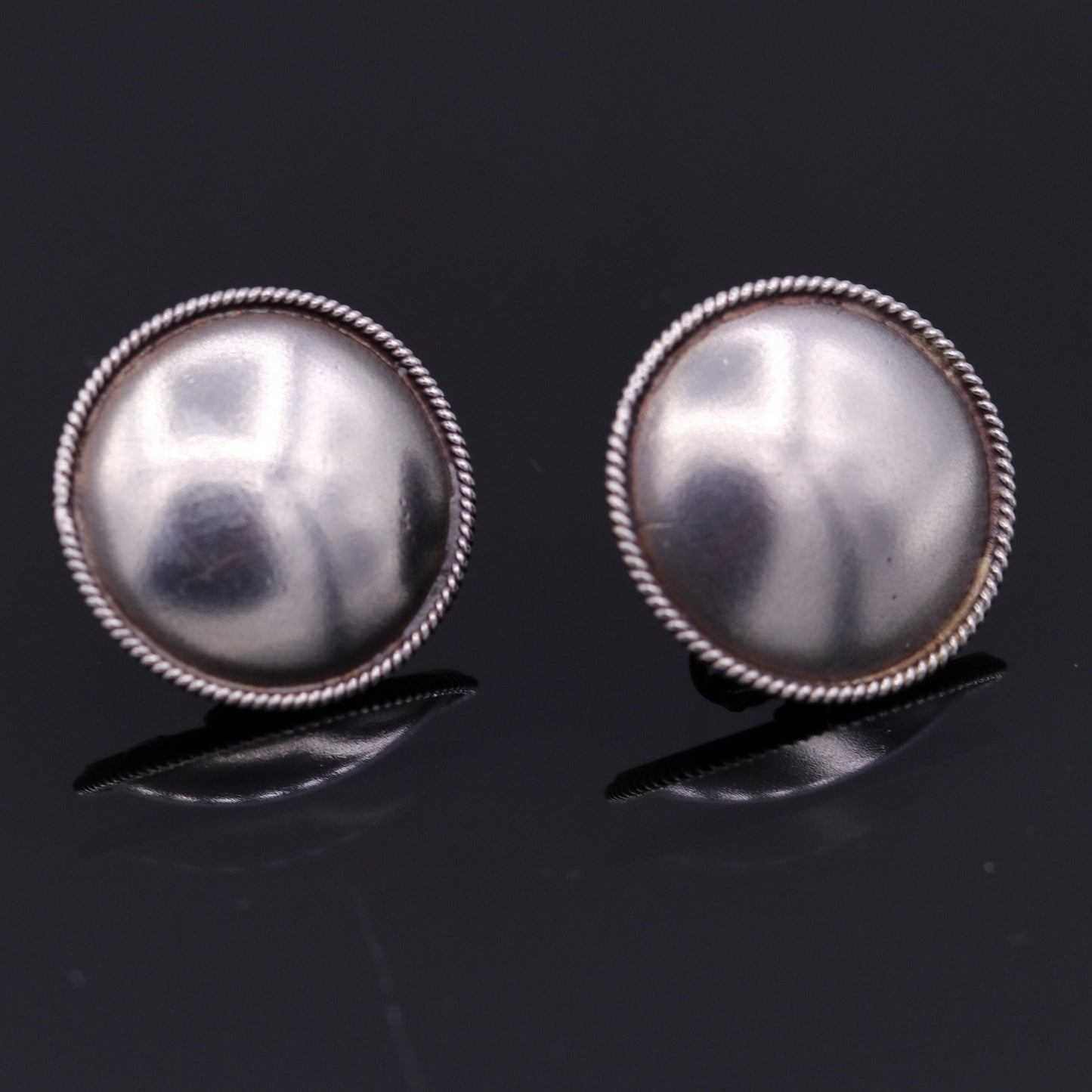 High quality 925 sterling silver plain style handmade round design fabulous Stud earrings tribal jewelry from Rajasthan india  s526 - TRIBAL ORNAMENTS