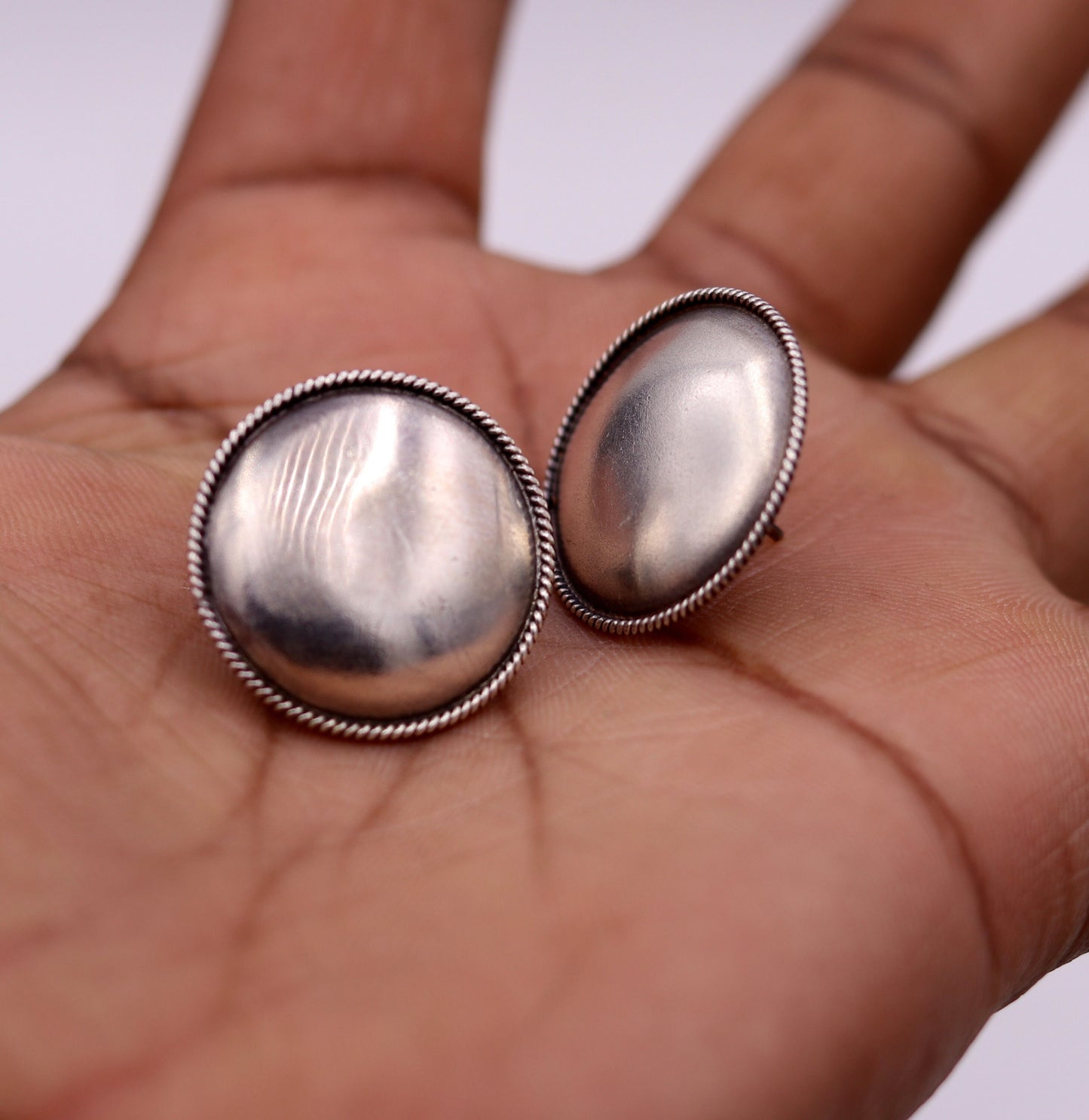 Vintage design 925 sterling silver plain style handmade round design fabulous Stud earrings tribal jewelry from Rajasthan india  s523 - TRIBAL ORNAMENTS