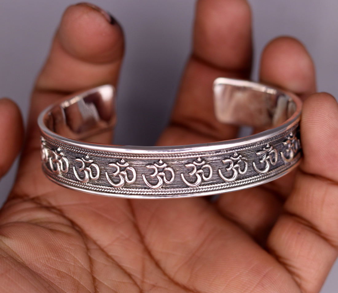 925 sterling Stylish handcrafted silver 'AUM' mantra bangle bracelet adjustable kada unisex ethnic stylish fashionable jewelry india nsk140 - TRIBAL ORNAMENTS
