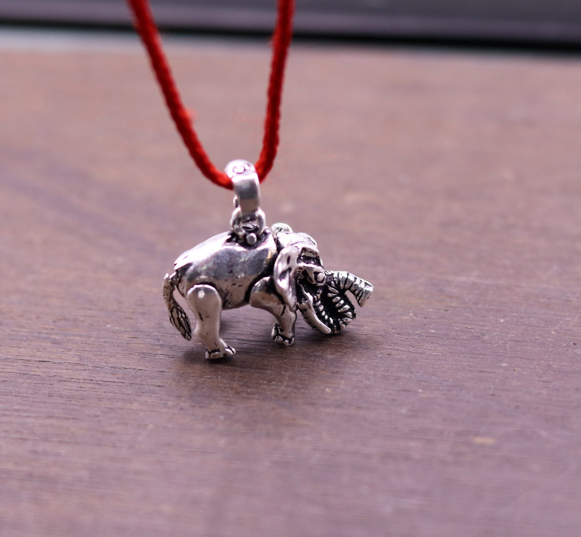 925 sterling silver amazing design little elephant pendant with movable legs flexible pendant necklace gifting jewelry india nsp207 - TRIBAL ORNAMENTS