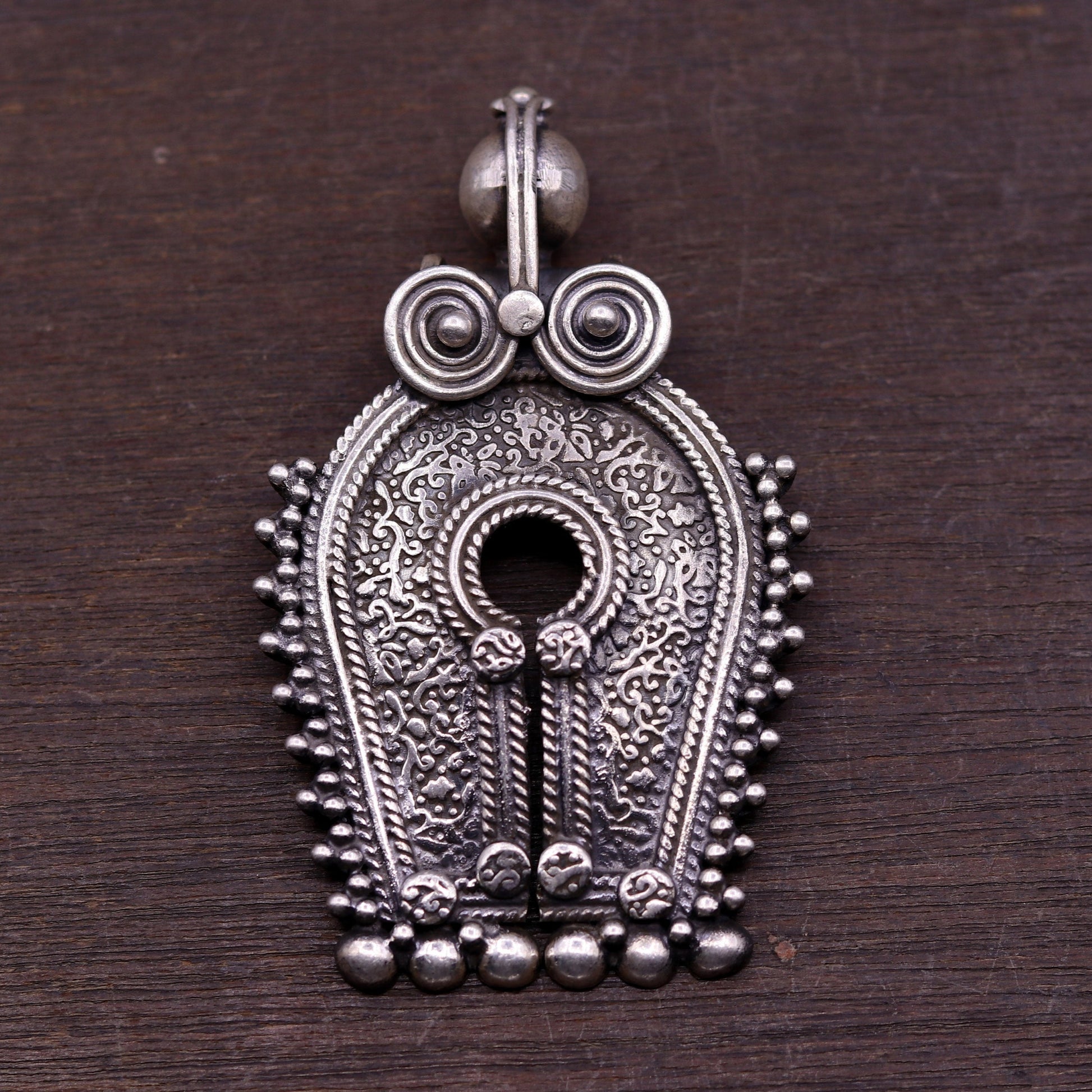 925 sterling silver solid chitai work vintage antique design handmade pedant gorgeous tribal jewelry from india nsp259 - TRIBAL ORNAMENTS