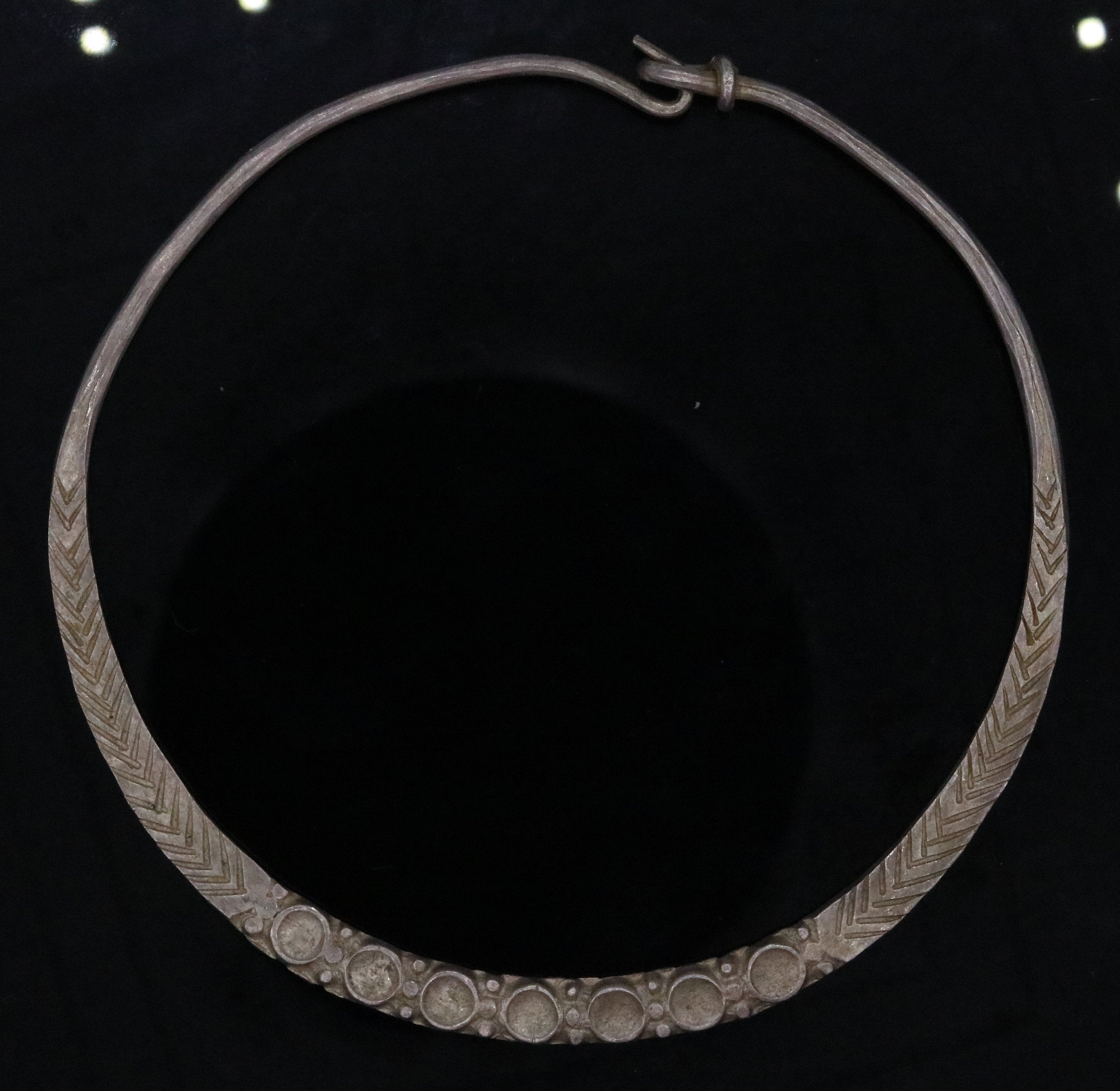 Tribal deals silver choker