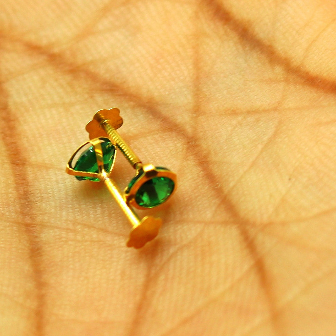 4mm 18k yellow gold handmade fabulous green cubic zircon stone excellent antique vintage design stud earrings pair unisex jewelry er115 - TRIBAL ORNAMENTS