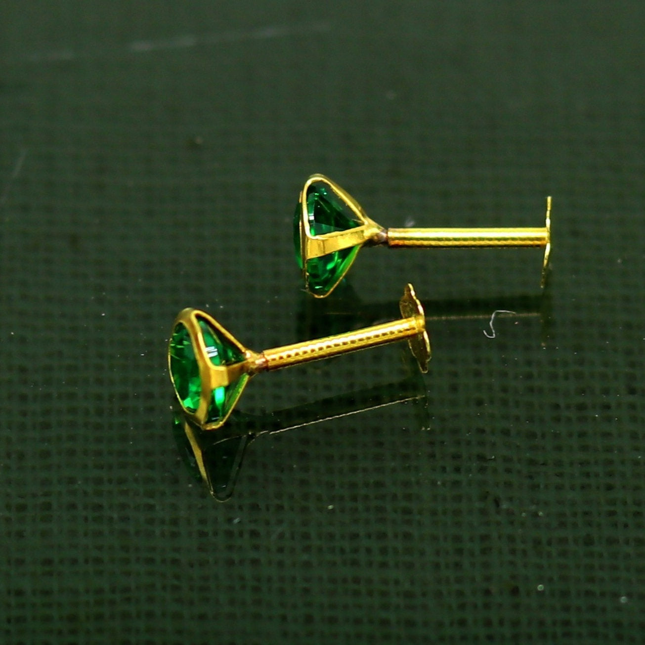 4mm 18k yellow gold handmade fabulous green cubic zircon stone excellent antique vintage design stud earrings pair unisex jewelry er115 - TRIBAL ORNAMENTS