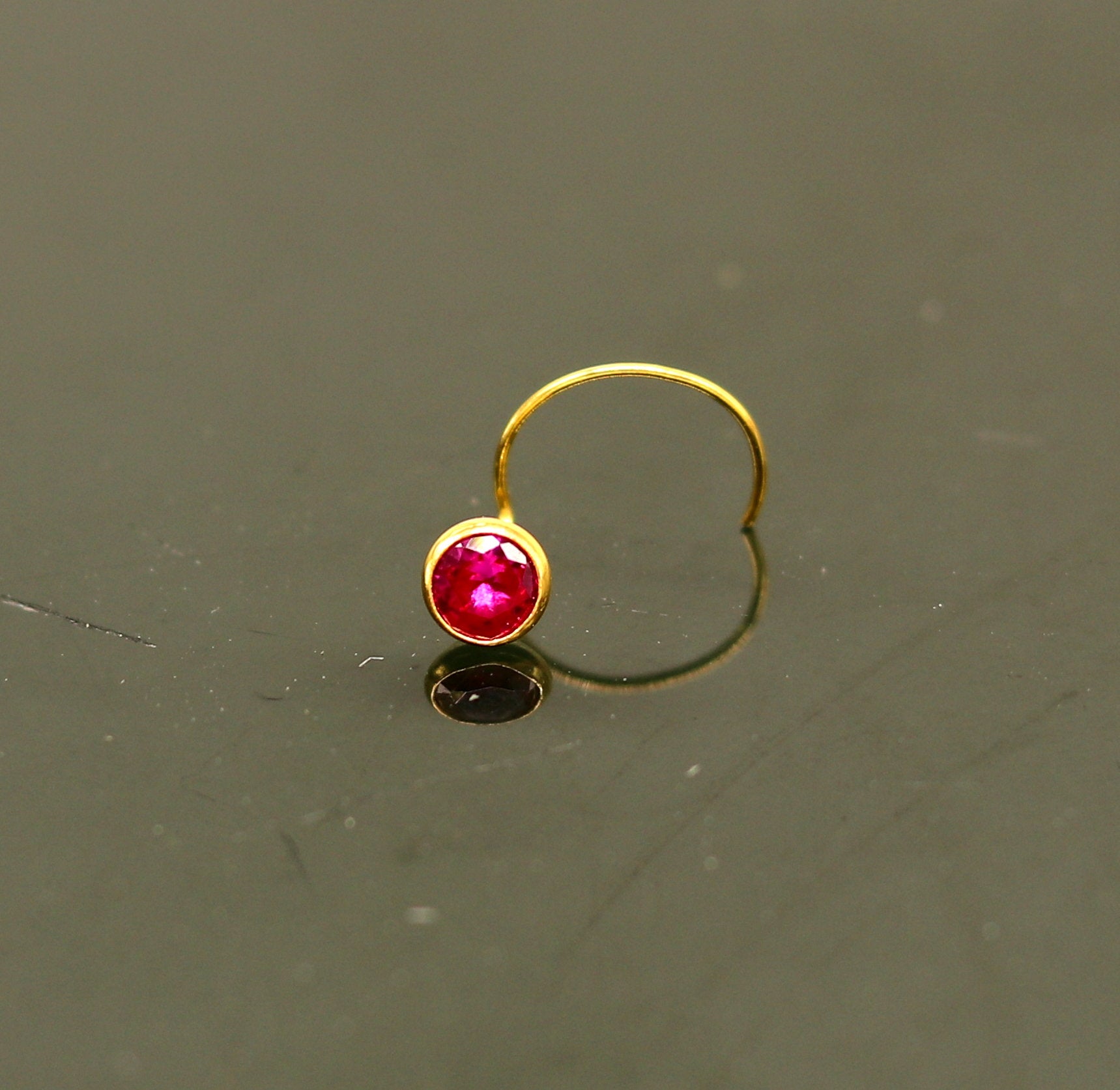 Single stone store nose stud