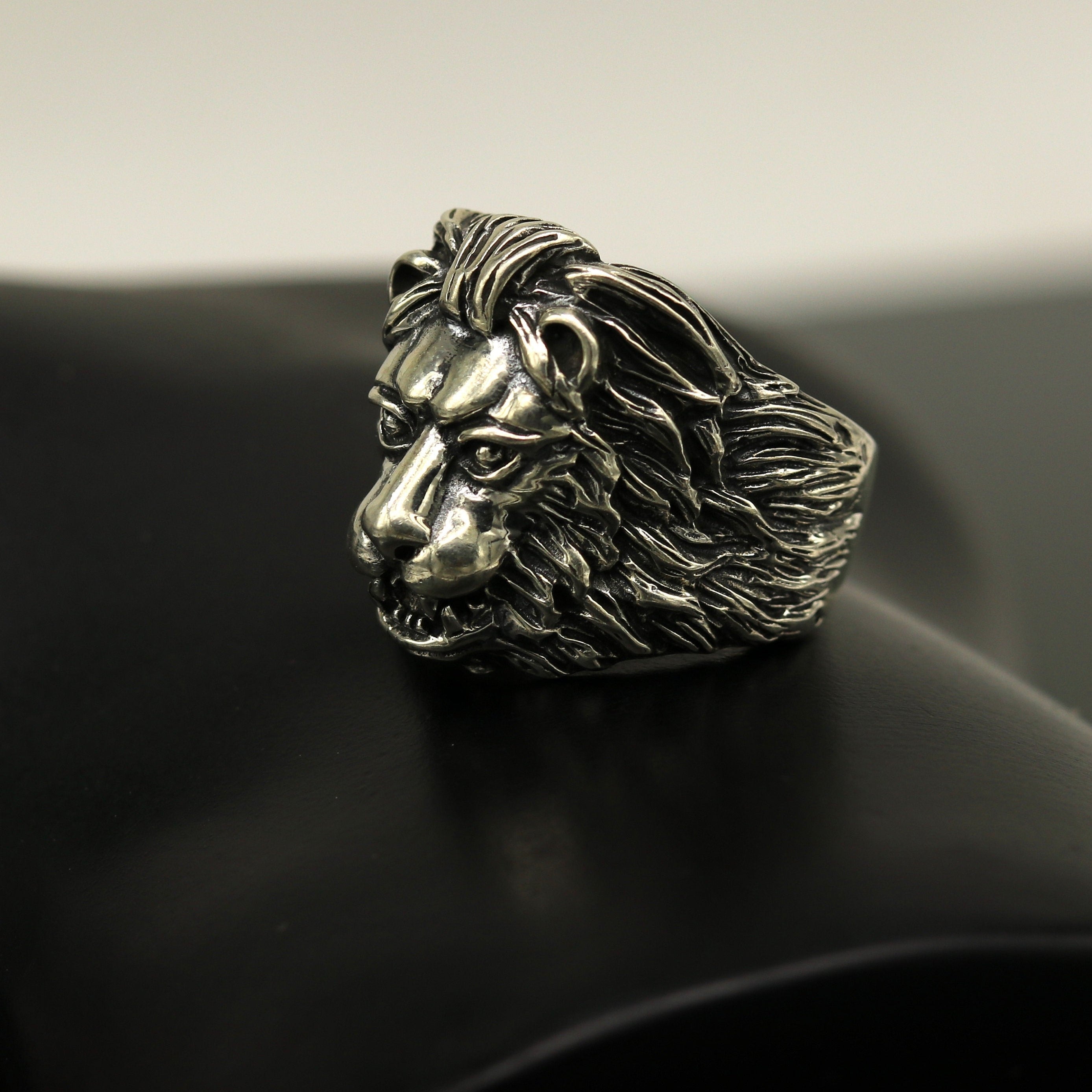 Lion ring deals in silver