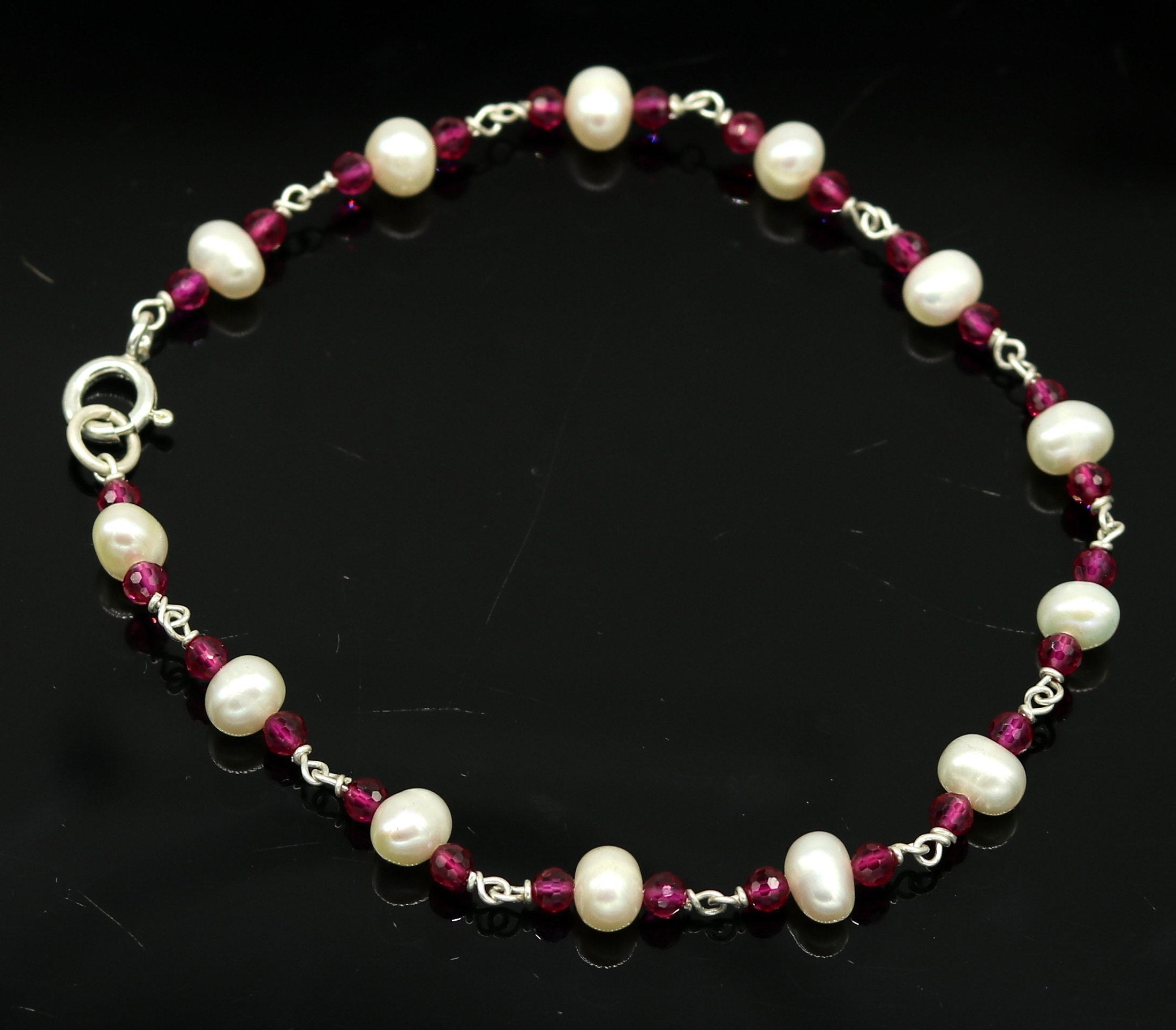 Chisel 8-9mm White Round Freshwater Cultured Pearl 7.25 inch Stretch  Bracelet - Quality Gold