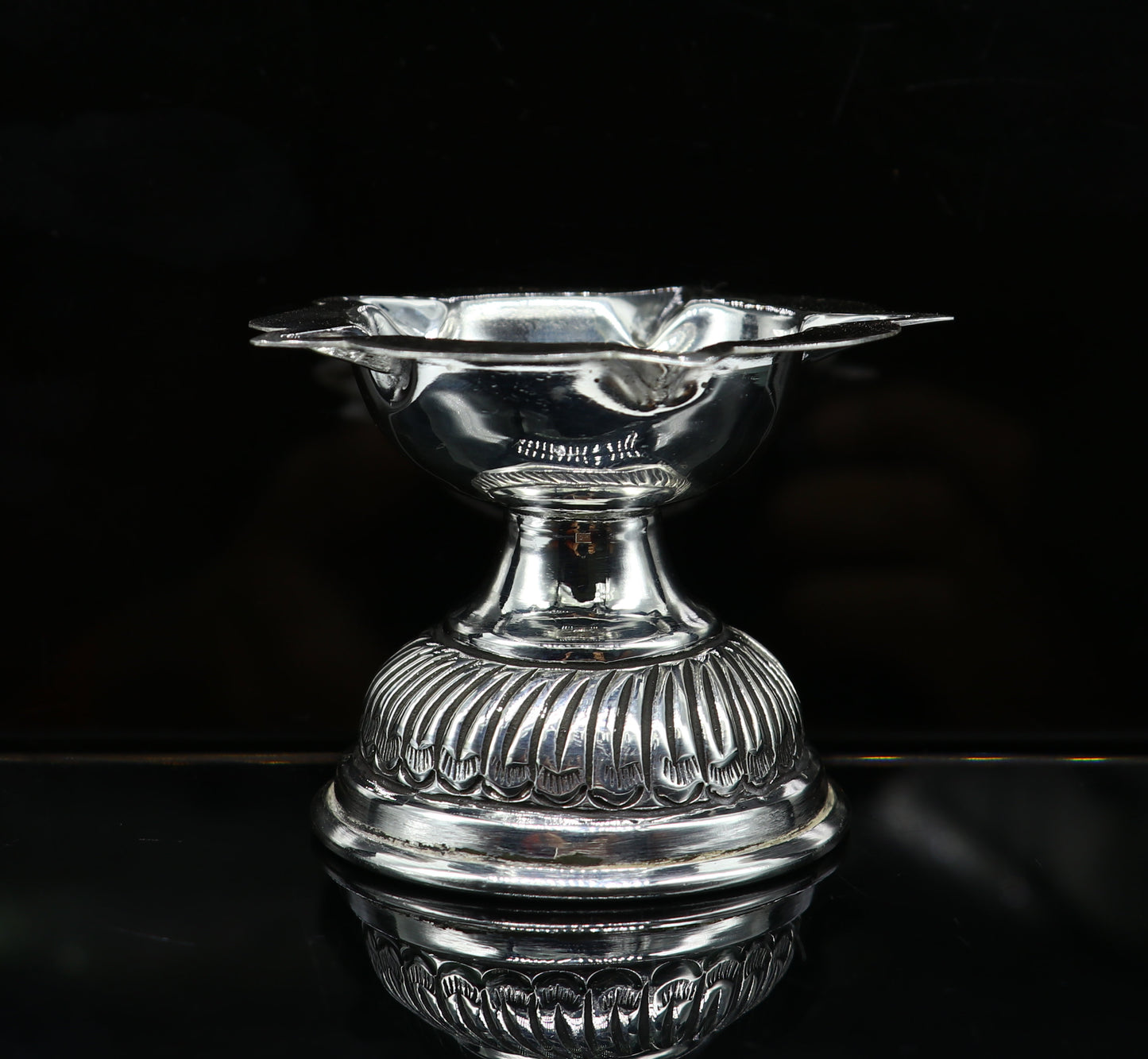 925 pure sterling silver chitai work kandrai work design oil lamp, silver Deepak, silver temple article, puja utensils art figurine  su142 - TRIBAL ORNAMENTS