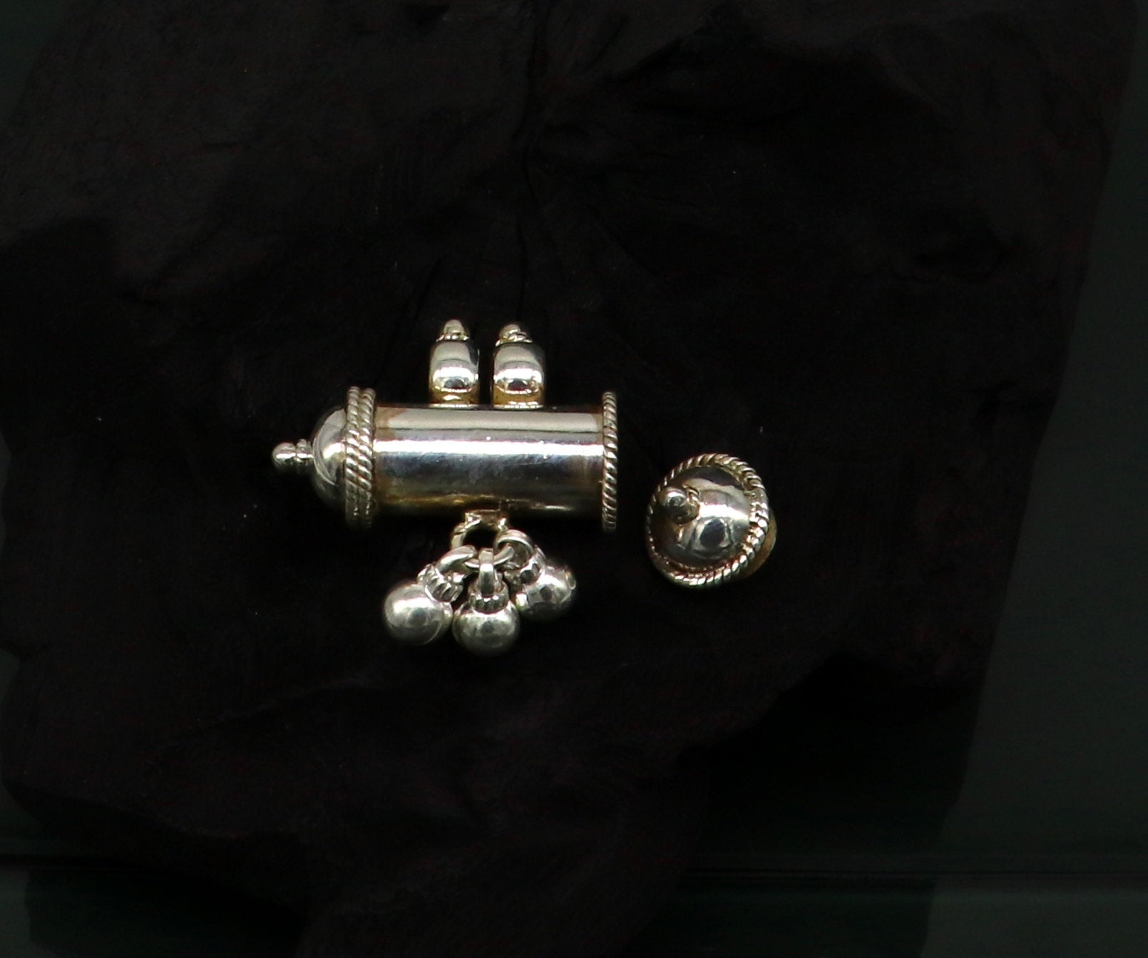 Fine 925 silver amulet pendant, plain shine design pendant, unique stylish fancy jewelry, elegant gifting pendant with jingling bells ssp389 - TRIBAL ORNAMENTS