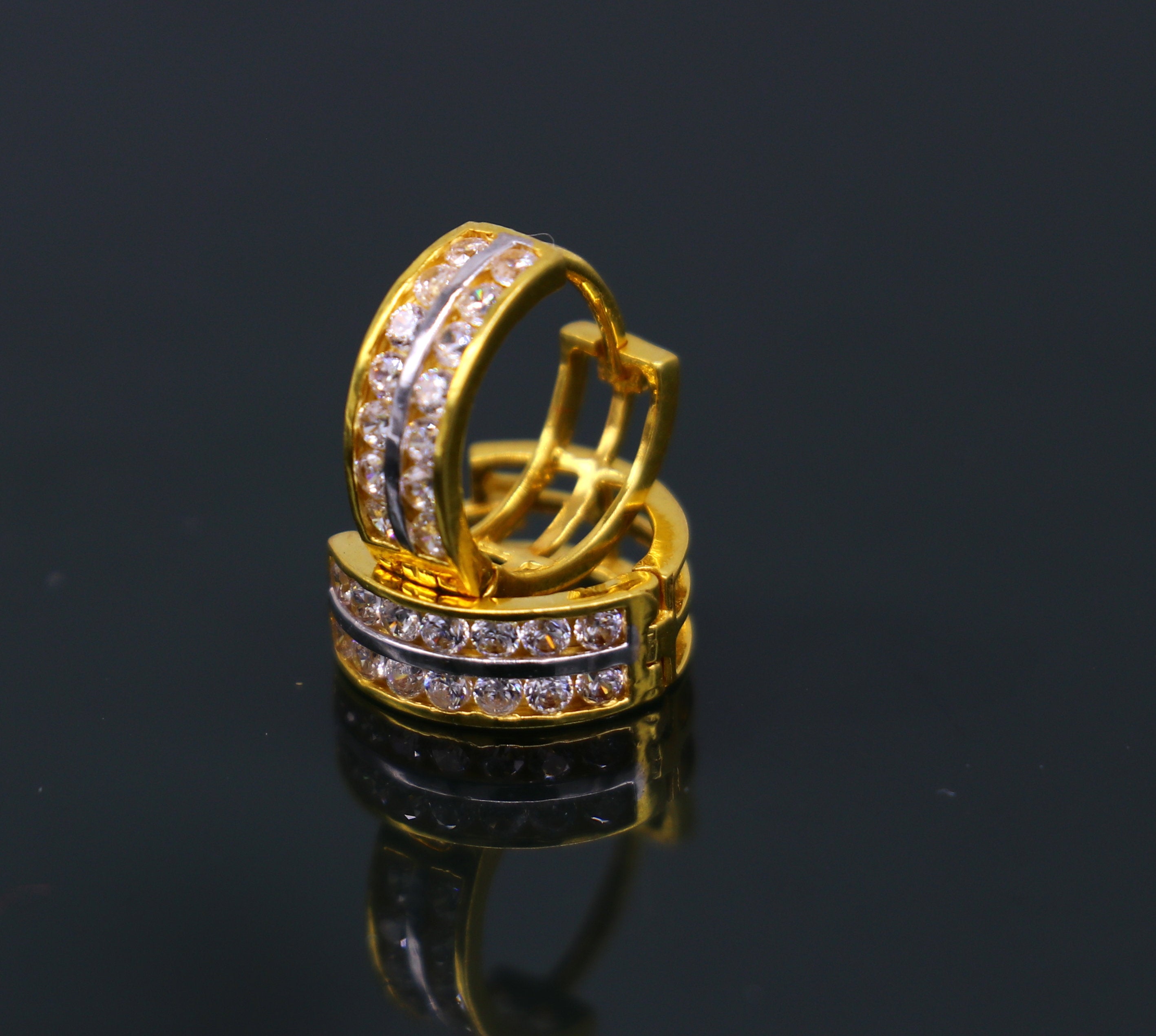18K Yellow Gold Navarra Chain Link Hoop Earrings | Sylvan's Jewelers
