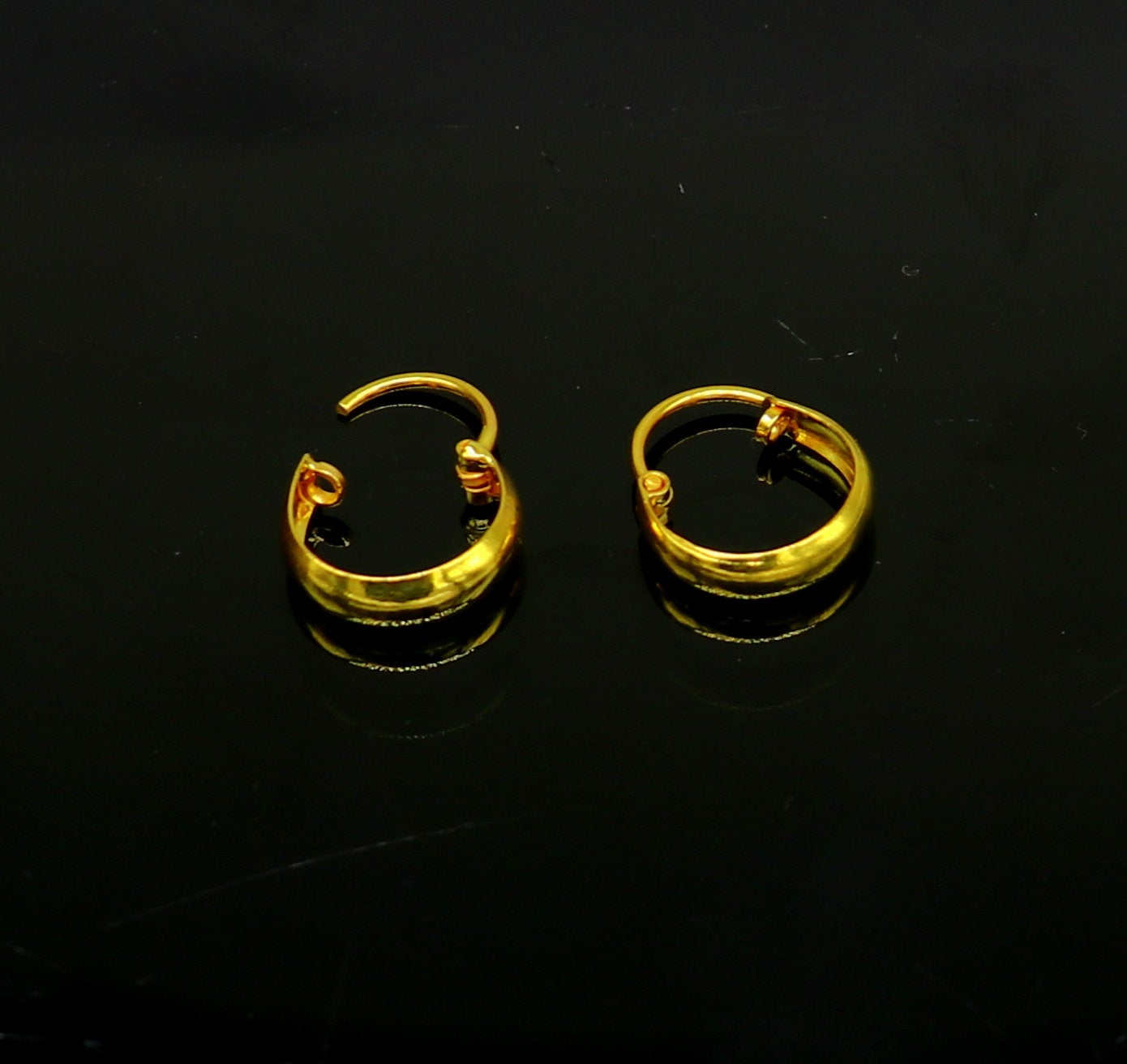 18kt yellow fine gold handmade customized hoops earring, excellent brides made clip on earring, Huggie Hoop Earrings jewelry ho67 - TRIBAL ORNAMENTS