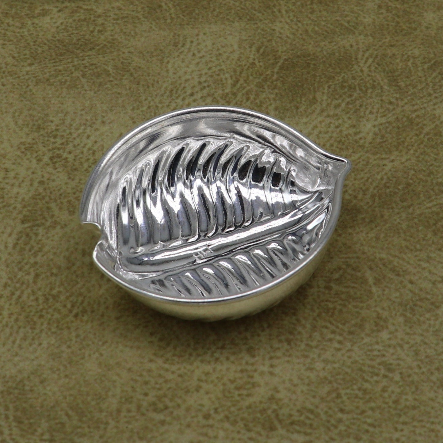 925 sterling silver handcrafted design tilak bowl, sindur bowl, kesar chandan, saffron sandal bowl, puja utensils, home temple article su175 - TRIBAL ORNAMENTS