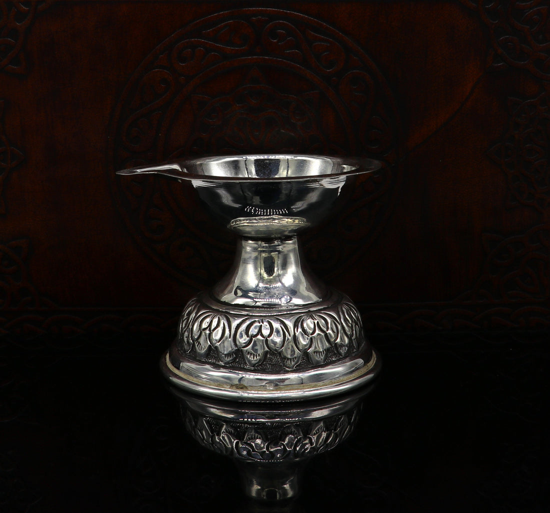 925 fine sterling silver chitai work kandrai work design oil lamp, silver Deepak, silver temple article, puja utensils art figurine  su145 - TRIBAL ORNAMENTS